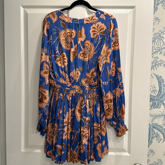 Omika Long sleeve Mini dress EUC - Picture 5 of 6